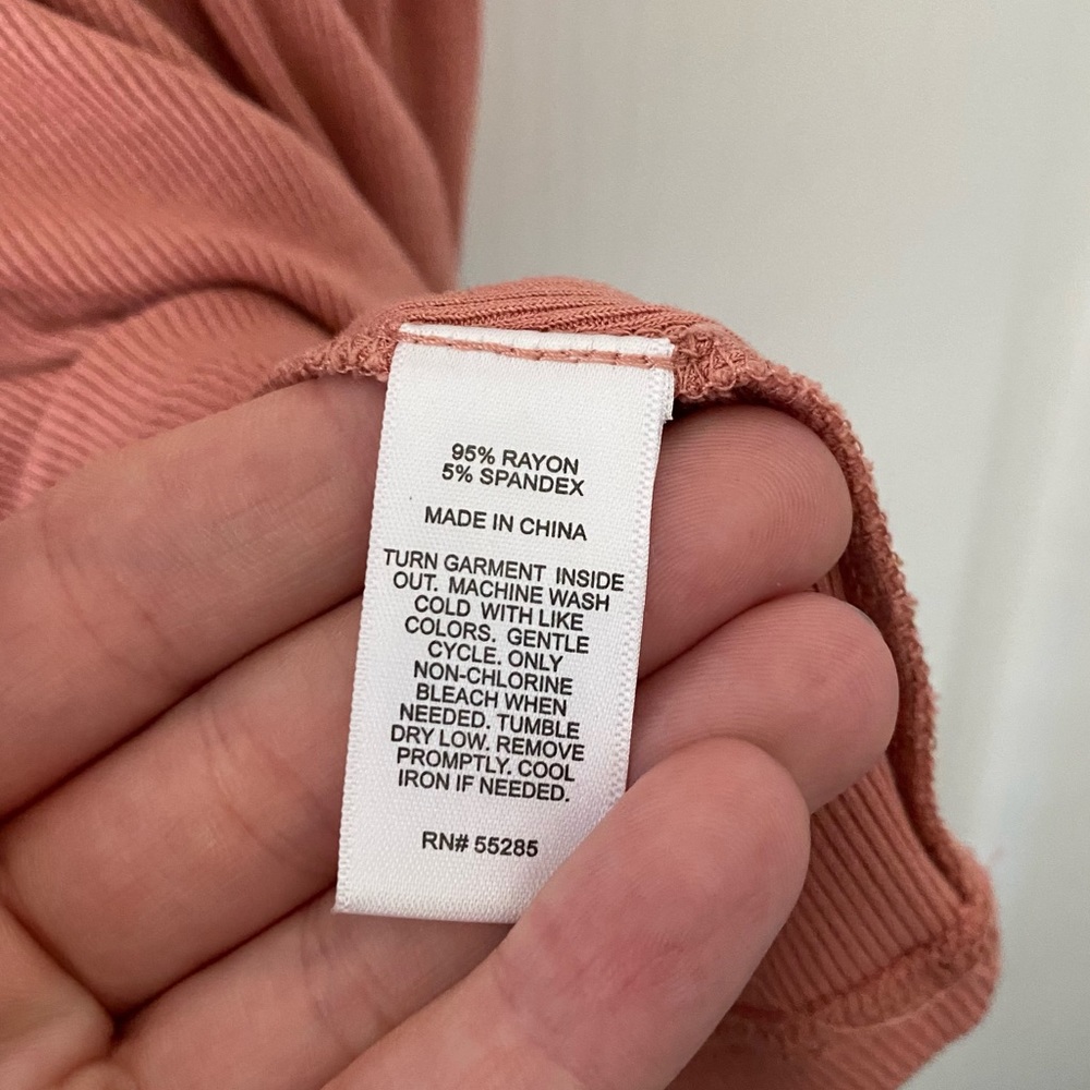 Express One Eleven Ribbed Tank Top - Picture 3 of 5